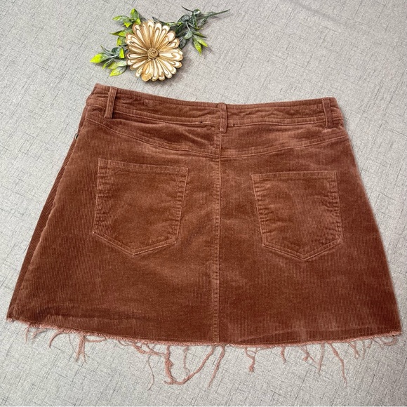 Lulu’s Happy Go Lucky Brown Corduroy Mini Skirt Frayed Hem Large - Picture 10 of 11